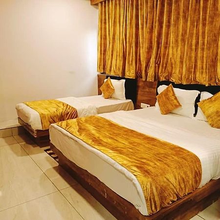 Hotel Mansarovar,巴罗达 外观 照片