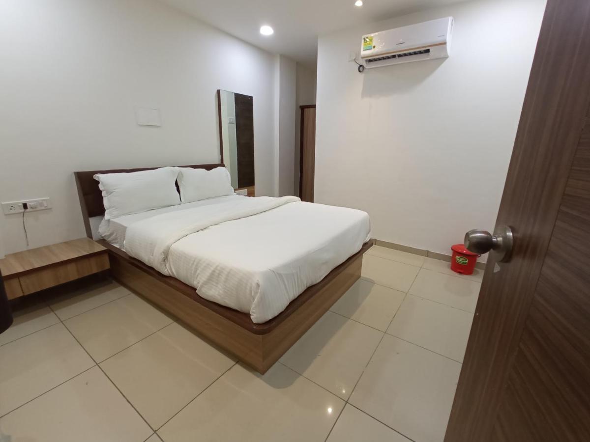 Hotel Mansarovar,巴罗达 外观 照片