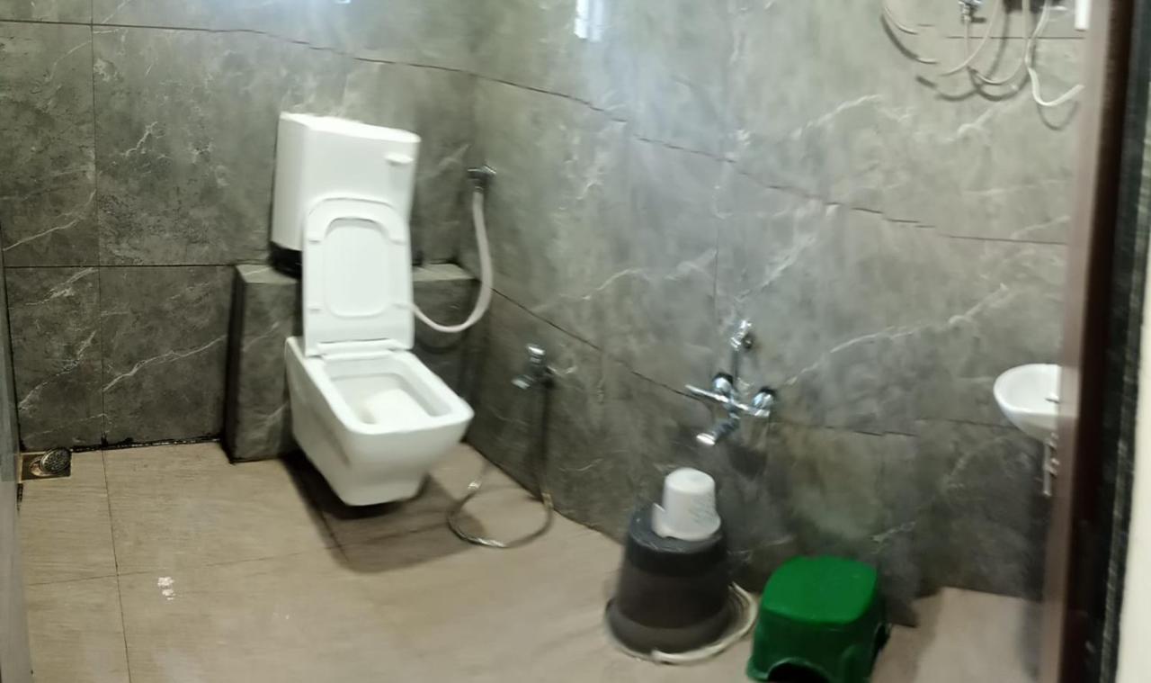 Hotel Mansarovar,巴罗达 外观 照片