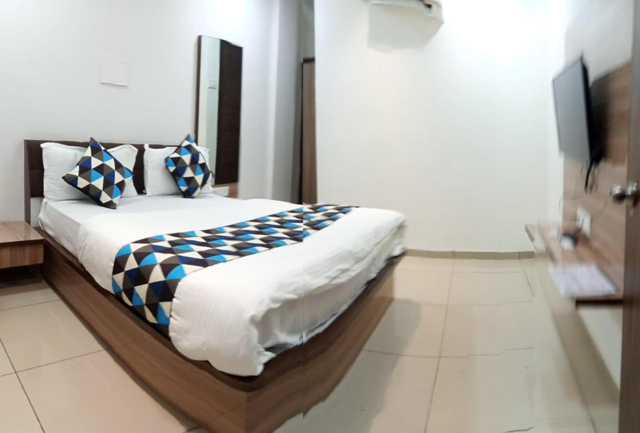 Hotel Mansarovar,巴罗达 外观 照片