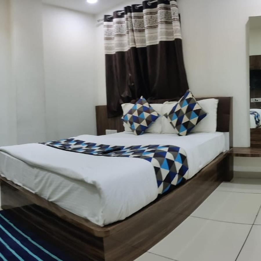 Hotel Mansarovar,巴罗达 外观 照片