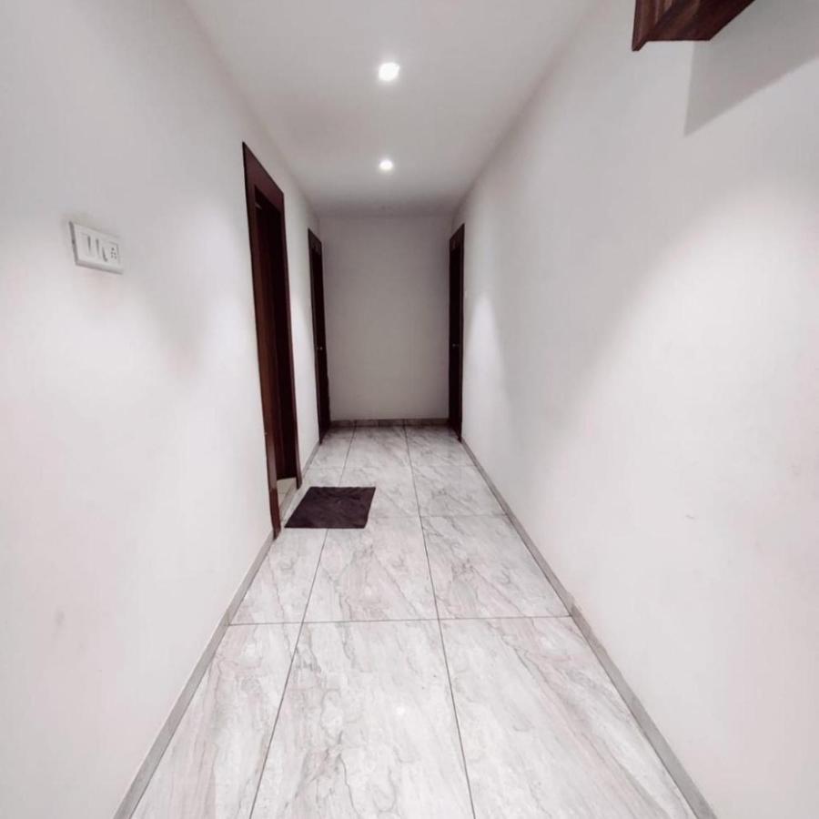 Hotel Mansarovar,巴罗达 外观 照片