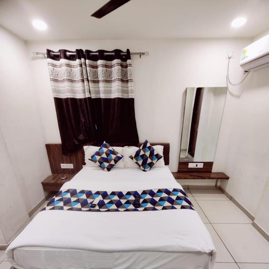 Hotel Mansarovar,巴罗达 外观 照片