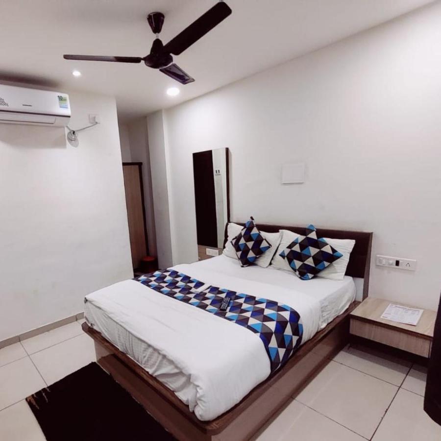 Hotel Mansarovar,巴罗达 外观 照片