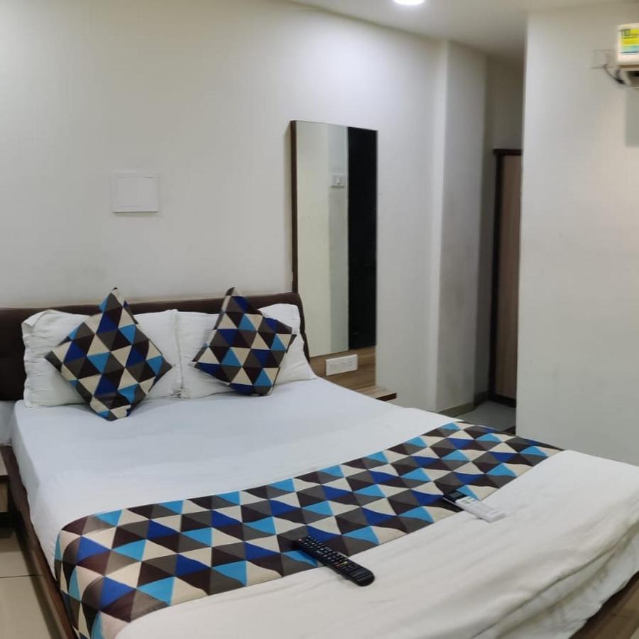 Hotel Mansarovar,巴罗达 外观 照片